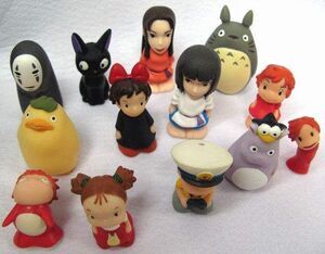 TOTORO FIG 6CM (13 MODELOS)                                                