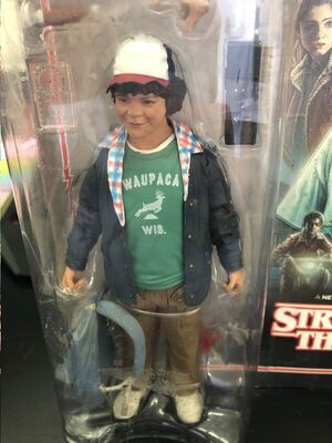 SALDO - STRANGER THINGS FIGURA 15 CM DUSTIN
