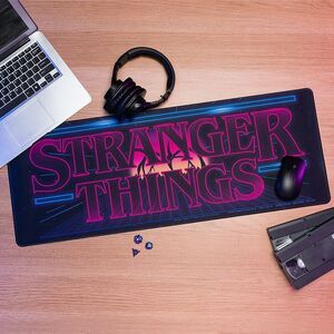 STRANGER THINGS LOGO ARCADE ALFOMBRILLA DE ESCRITORIO