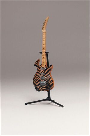 SALDO - GUITAR HERO GUITARRA 12CM WAVE 1 - FRYDAZE (TIGER STRIPES)                 