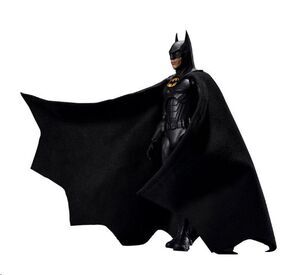 THE FLASH DC UNIVERSE SH FIGUARTS FIG 15 CM BATMAN