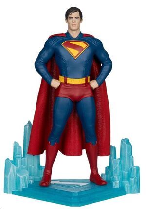 SUPERMAN (2025) DC MULTIVERSE FIGURA MEGA SUPERMAN 28 CM