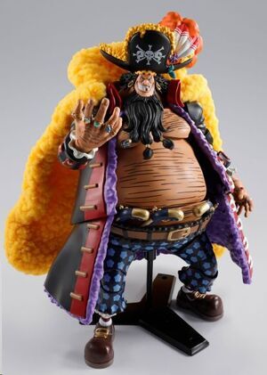 ONE PIECE SD FIGUARTS MARSHALL D. TEACH FOUR EMPERORS 24;5 CM